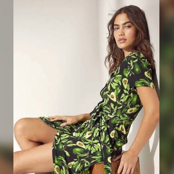 Aritzia Wilfred Pandora avocado dress - Picture 3 of 9